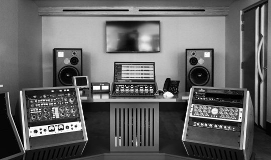 230326_AirStudios_Portraits_Mastering-Room-03_015_BW